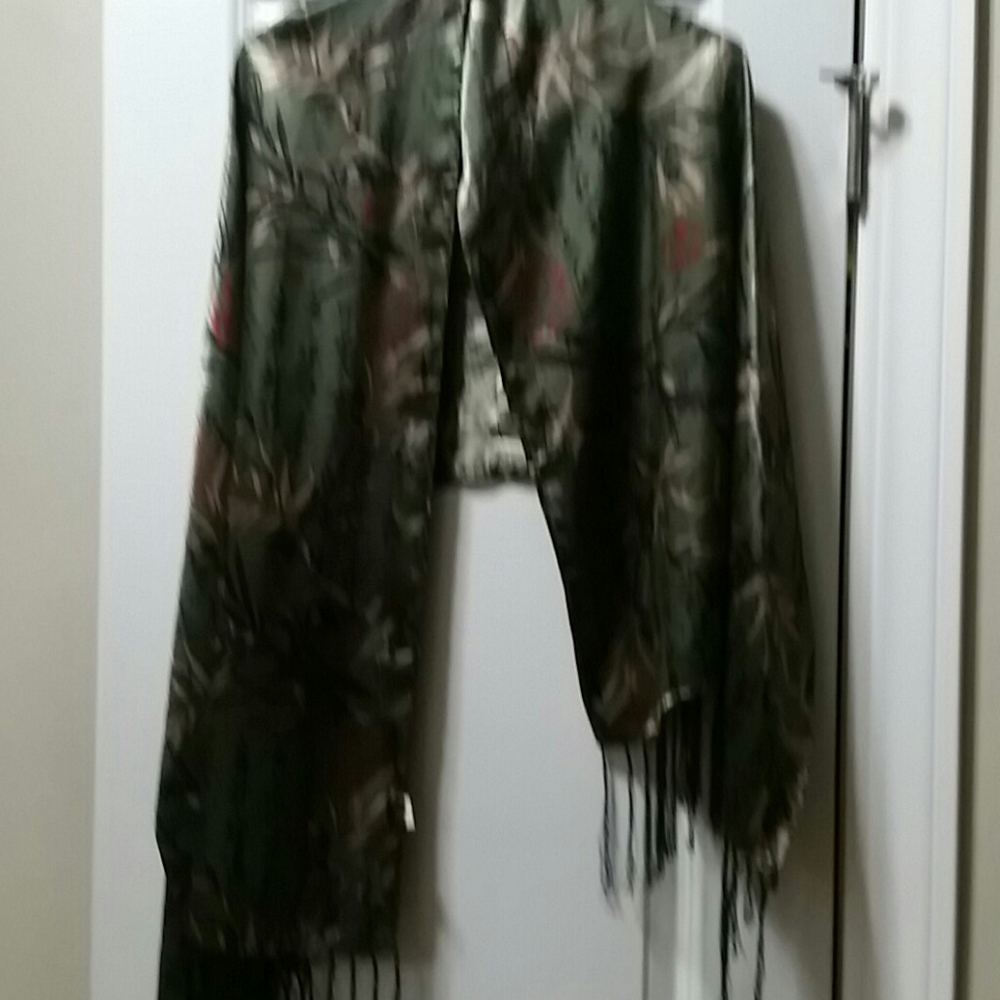 100% silk Shawl Brand new w/o tags